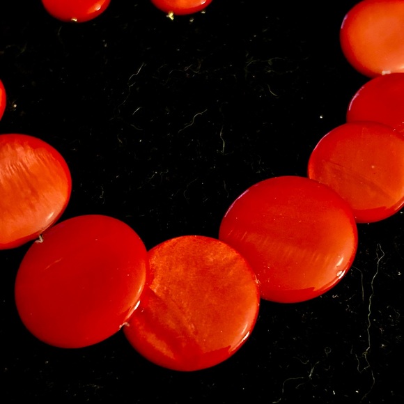 AVON New in Box, necklace and earring set. - Picture 6 of 9